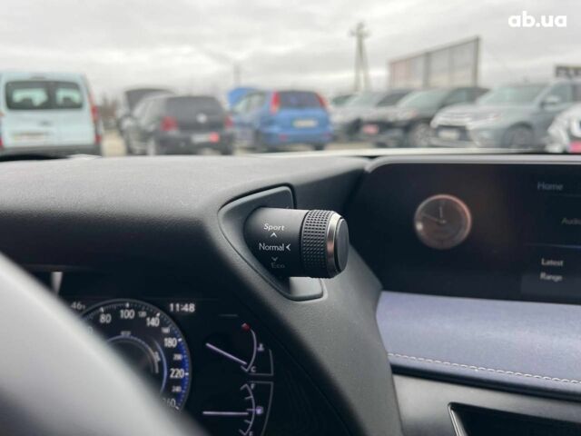 Белый Лексус UX, объемом двигателя 2 л и пробегом 86 тыс. км за 23390 $, фото 22 на Automoto.ua