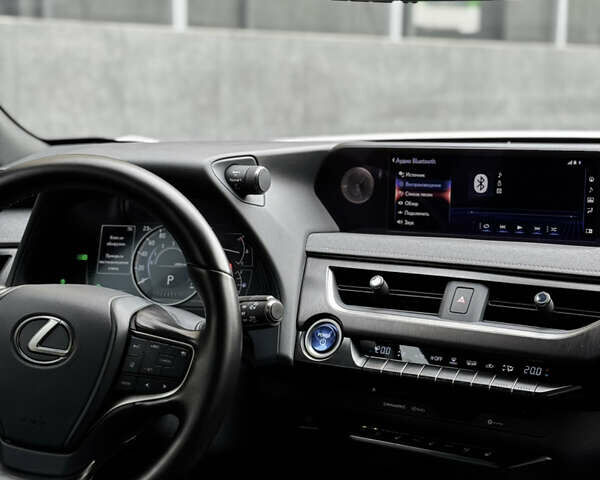 Лексус UX 2019 у Тернополі на Automoto.ua Білий Лексус UX, об'ємом двигуна 2 л та пробігом 61 тис. км за 33099 $, фото 12 на Automoto.ua