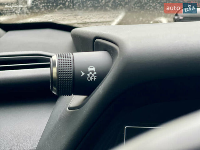 Белый Лексус UX, объемом двигателя 1.99 л и пробегом 46 тыс. км за 35500 $, фото 30 на Automoto.ua