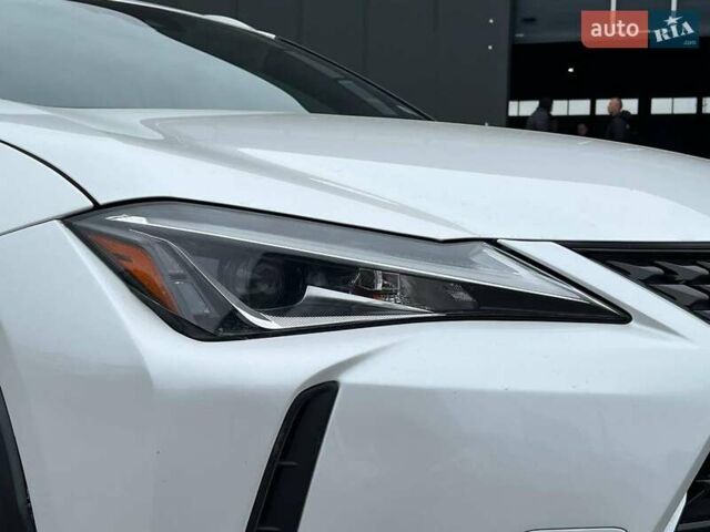 Белый Лексус UX, объемом двигателя 2 л и пробегом 86 тыс. км за 23390 $, фото 11 на Automoto.ua