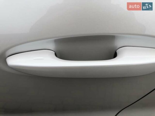 Белый Лексус UX, объемом двигателя 1.99 л и пробегом 79 тыс. км за 25500 $, фото 22 на Automoto.ua