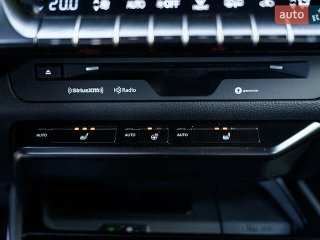 Белый Лексус UX, объемом двигателя 1.99 л и пробегом 80 тыс. км за 29600 $, фото 57 на Automoto.ua