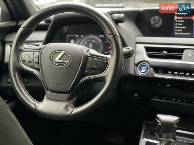 Белый Лексус UX, объемом двигателя 1.99 л и пробегом 46 тыс. км за 35500 $, фото 47 на Automoto.ua