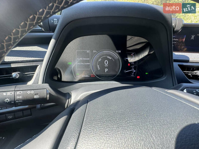 Білий Лексус UX, об'ємом двигуна 1.99 л та пробігом 41 тис. км за 28600 $, фото 14 на Automoto.ua
