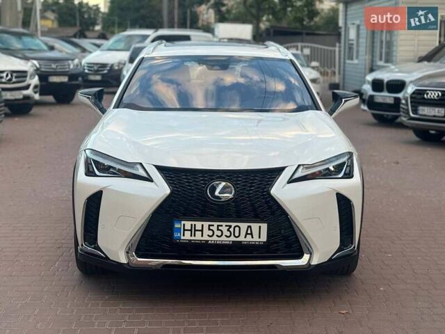 Білий Лексус UX, об'ємом двигуна 2 л та пробігом 45 тис. км за 28000 $, фото 6 на Automoto.ua