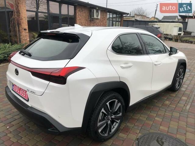 Белый Лексус UX, объемом двигателя 1.99 л и пробегом 79 тыс. км за 25500 $, фото 11 на Automoto.ua