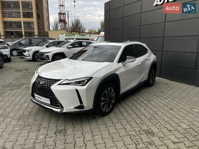 Белый Лексус UX, объемом двигателя 1.99 л и пробегом 70 тыс. км за 31000 $, фото 4 на Automoto.ua