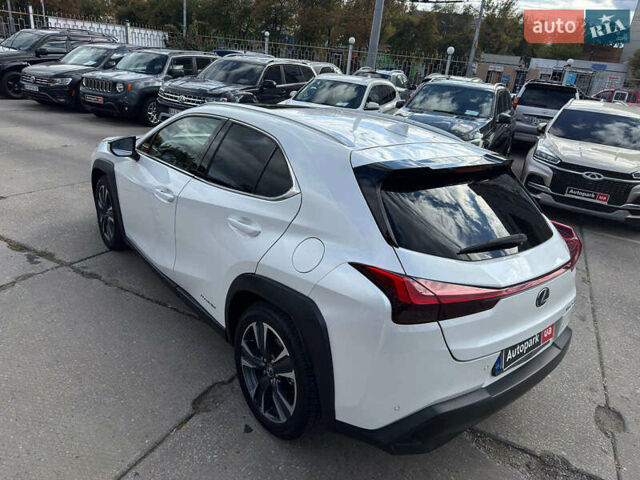 Білий Лексус UX, об'ємом двигуна 2 л та пробігом 70 тис. км за 25940 $, фото 2 на Automoto.ua