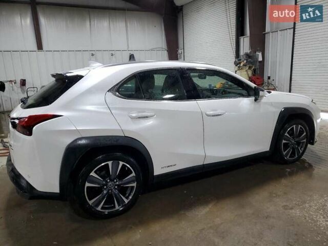 Білий Лексус UX, об'ємом двигуна 1.99 л та пробігом 90 тис. км за 8000 $, фото 3 на Automoto.ua