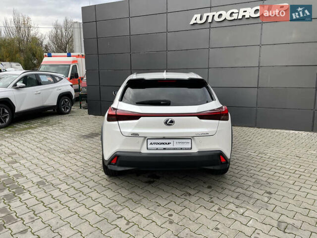 Белый Лексус UX, объемом двигателя 1.99 л и пробегом 70 тыс. км за 31000 $, фото 24 на Automoto.ua