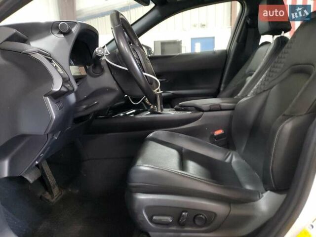 Білий Лексус UX, об'ємом двигуна 1.99 л та пробігом 90 тис. км за 8000 $, фото 6 на Automoto.ua