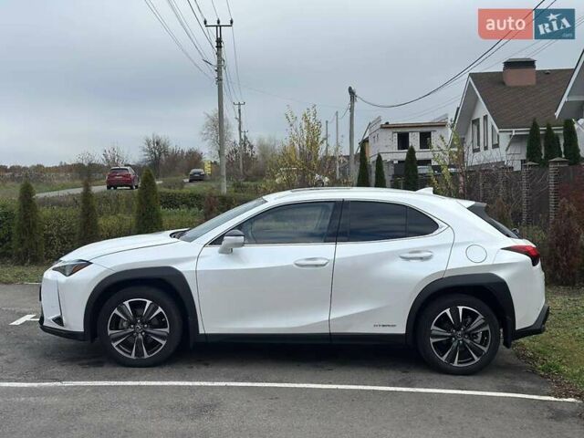 Лексус UX 2020 в Киеве на Automoto.ua Белый Лексус UX, объемом двигателя 1.99 л и пробегом 61 тыс. км за 27400 $, фото 8 на Automoto.ua