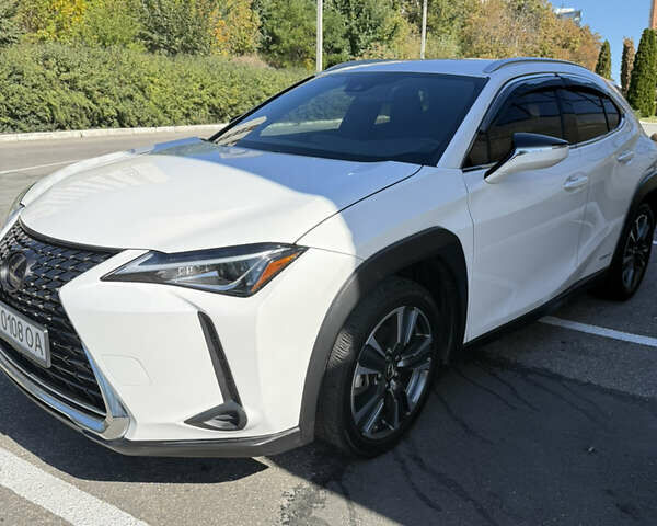 Білий Лексус UX, об'ємом двигуна 1.99 л та пробігом 86 тис. км за 23400 $, фото 7 на Automoto.ua