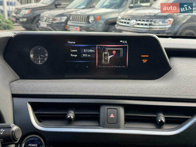 Білий Лексус UX, об'ємом двигуна 2 л та пробігом 70 тис. км за 25940 $, фото 17 на Automoto.ua