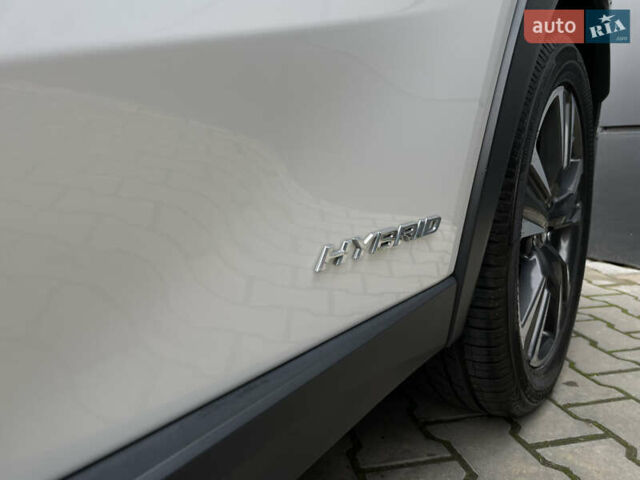 Белый Лексус UX, объемом двигателя 1.99 л и пробегом 70 тыс. км за 31000 $, фото 8 на Automoto.ua