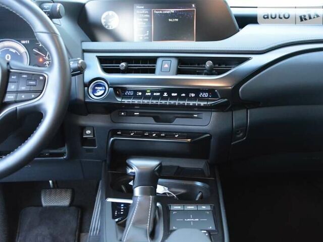Белый Лексус UX, объемом двигателя 1.99 л и пробегом 36 тыс. км за 32561 $, фото 7 на Automoto.ua