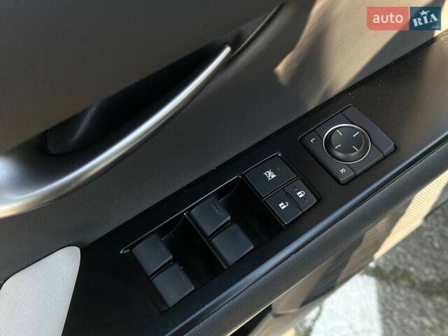 Белый Лексус UX, объемом двигателя 1.99 л и пробегом 14 тыс. км за 32000 $, фото 10 на Automoto.ua