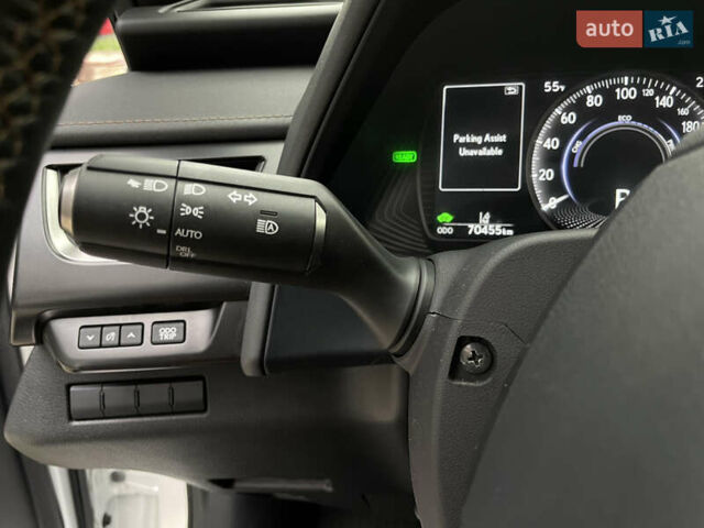 Белый Лексус UX, объемом двигателя 1.99 л и пробегом 70 тыс. км за 31000 $, фото 14 на Automoto.ua