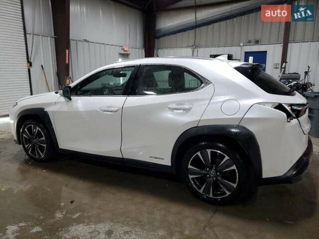 Білий Лексус UX, об'ємом двигуна 1.99 л та пробігом 90 тис. км за 8000 $, фото 1 на Automoto.ua