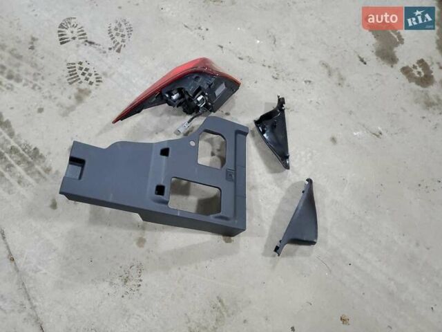 Білий Лексус UX, об'ємом двигуна 1.99 л та пробігом 90 тис. км за 8000 $, фото 11 на Automoto.ua