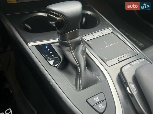 Белый Лексус UX, объемом двигателя 2 л и пробегом 20 тыс. км за 31500 $, фото 28 на Automoto.ua
