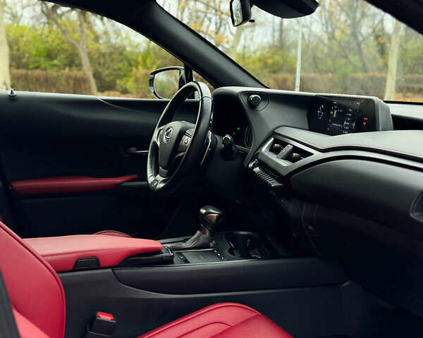 Белый Лексус UX, объемом двигателя 2 л и пробегом 56 тыс. км за 32000 $, фото 11 на Automoto.ua