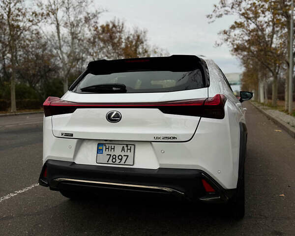 Белый Лексус UX, объемом двигателя 2 л и пробегом 56 тыс. км за 32000 $, фото 9 на Automoto.ua