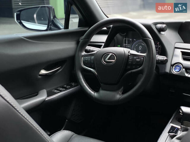 Білий Лексус UX, об'ємом двигуна 2 л та пробігом 22 тис. км за 30200 $, фото 54 на Automoto.ua