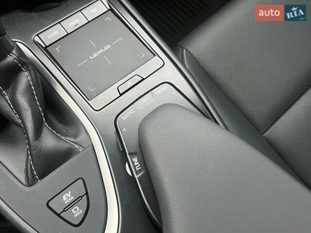 Белый Лексус UX, объемом двигателя 2 л и пробегом 20 тыс. км за 31500 $, фото 30 на Automoto.ua