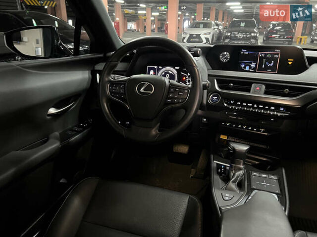 Білий Лексус UX, об'ємом двигуна 1.99 л та пробігом 22 тис. км за 29400 $, фото 37 на Automoto.ua
