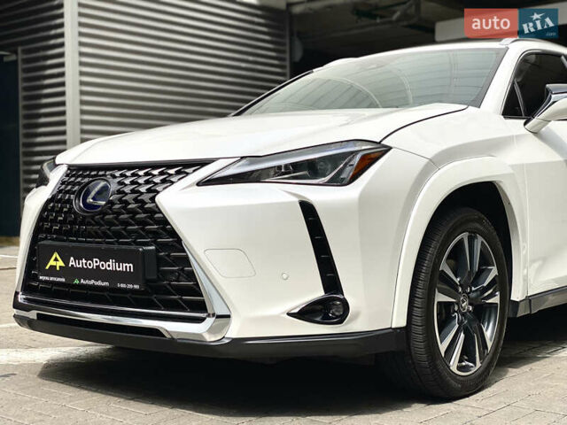 Білий Лексус UX, об'ємом двигуна 2 л та пробігом 22 тис. км за 30200 $, фото 11 на Automoto.ua