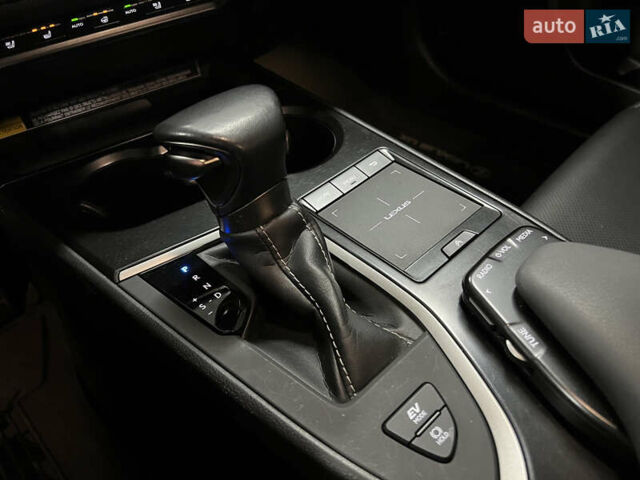 Білий Лексус UX, об'ємом двигуна 1.99 л та пробігом 22 тис. км за 29400 $, фото 32 на Automoto.ua