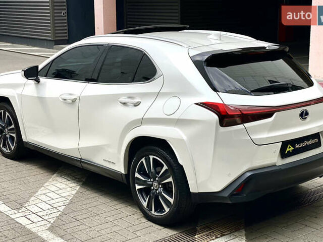 Білий Лексус UX, об'ємом двигуна 2 л та пробігом 22 тис. км за 30200 $, фото 5 на Automoto.ua