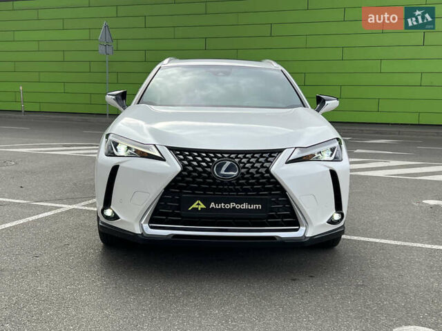 Белый Лексус UX, объемом двигателя 2 л и пробегом 20 тыс. км за 31500 $, фото 4 на Automoto.ua