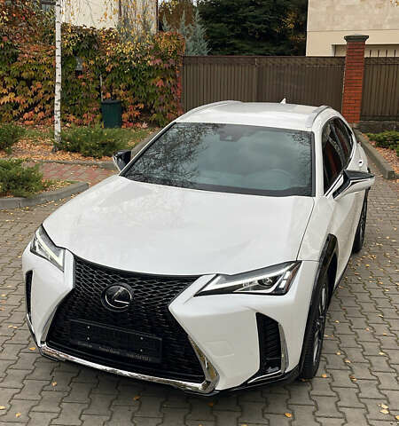 Белый Лексус UX, объемом двигателя 2 л и пробегом 72 тыс. км за 27900 $, фото 16 на Automoto.ua