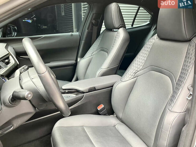 Білий Лексус UX, об'ємом двигуна 2 л та пробігом 22 тис. км за 30200 $, фото 34 на Automoto.ua