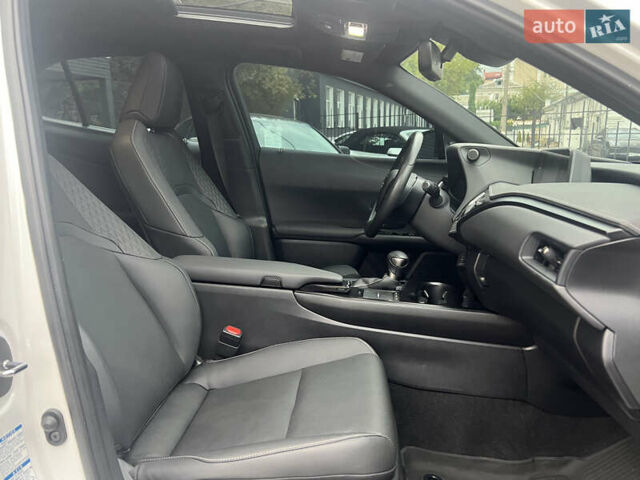 Белый Лексус UX, объемом двигателя 2 л и пробегом 20 тыс. км за 31500 $, фото 37 на Automoto.ua