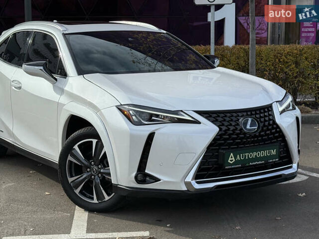 Білий Лексус UX, об'ємом двигуна 1.99 л та пробігом 22 тис. км за 29400 $, фото 3 на Automoto.ua