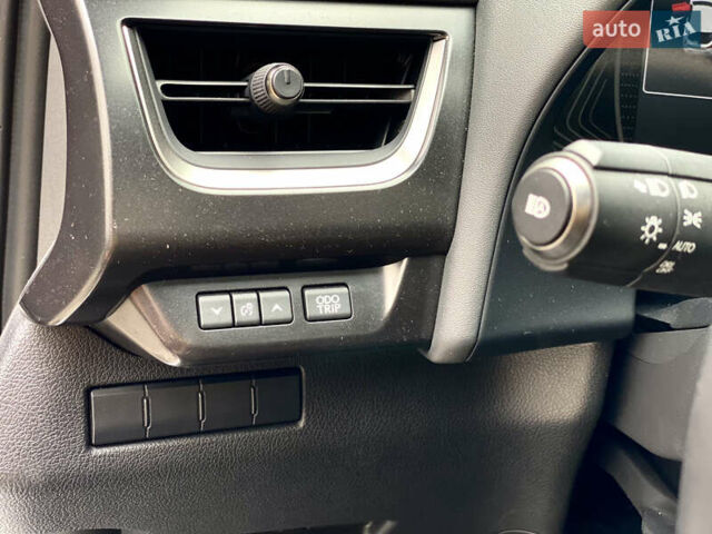 Білий Лексус UX, об'ємом двигуна 2 л та пробігом 22 тис. км за 30200 $, фото 31 на Automoto.ua