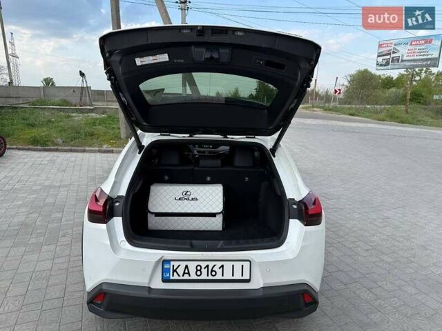 Белый Лексус UX, объемом двигателя 2 л и пробегом 21 тыс. км за 25900 $, фото 5 на Automoto.ua