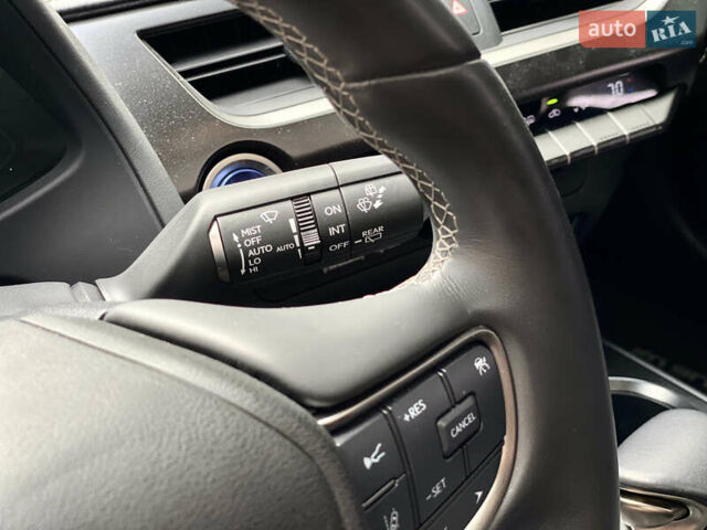 Білий Лексус UX, об'ємом двигуна 2 л та пробігом 22 тис. км за 30200 $, фото 38 на Automoto.ua