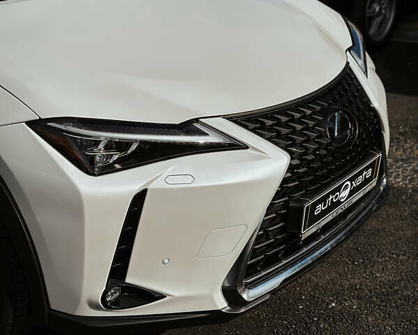 Білий Лексус UX, об'ємом двигуна 2 л та пробігом 43 тис. км за 35300 $, фото 2 на Automoto.ua
