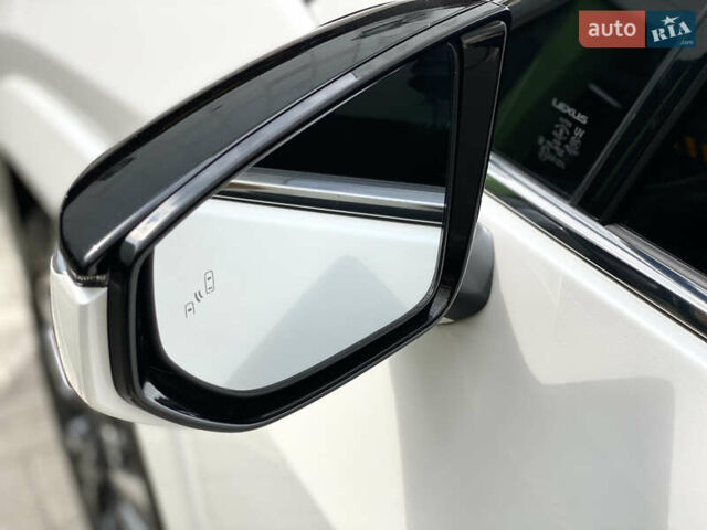 Білий Лексус UX, об'ємом двигуна 2 л та пробігом 22 тис. км за 30200 $, фото 18 на Automoto.ua