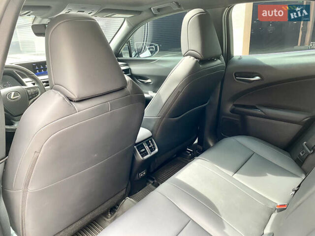 Білий Лексус UX, об'ємом двигуна 2 л та пробігом 22 тис. км за 30200 $, фото 58 на Automoto.ua