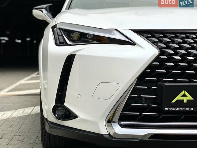Білий Лексус UX, об'ємом двигуна 2 л та пробігом 22 тис. км за 30200 $, фото 12 на Automoto.ua
