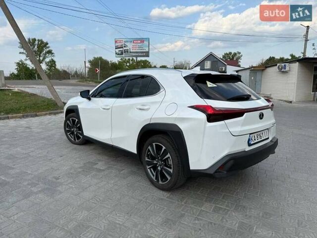 Белый Лексус UX, объемом двигателя 2 л и пробегом 21 тыс. км за 25900 $, фото 1 на Automoto.ua