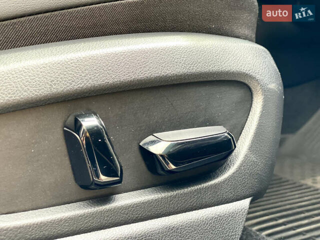Білий Лексус UX, об'ємом двигуна 2 л та пробігом 22 тис. км за 30200 $, фото 46 на Automoto.ua