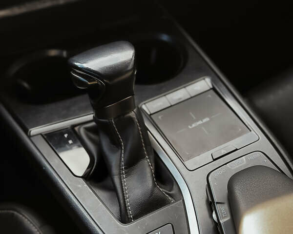 Білий Лексус UX, об'ємом двигуна 2 л та пробігом 43 тис. км за 35300 $, фото 11 на Automoto.ua