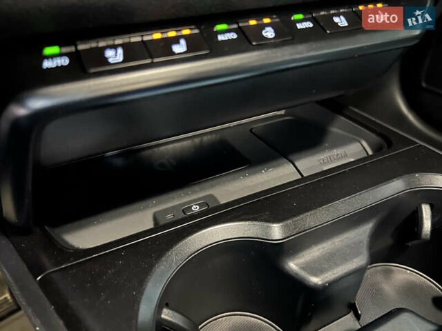 Білий Лексус UX, об'ємом двигуна 1.99 л та пробігом 22 тис. км за 29400 $, фото 31 на Automoto.ua