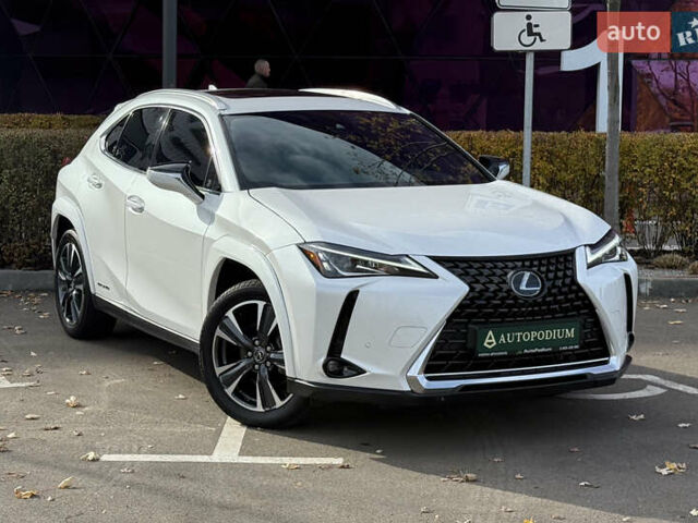 Білий Лексус UX, об'ємом двигуна 1.99 л та пробігом 22 тис. км за 29400 $, фото 1 на Automoto.ua